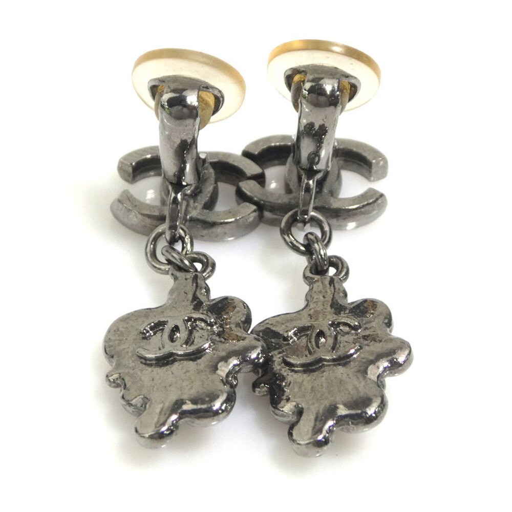 CHANEL Authentic Earrings - Picture 4 of 8